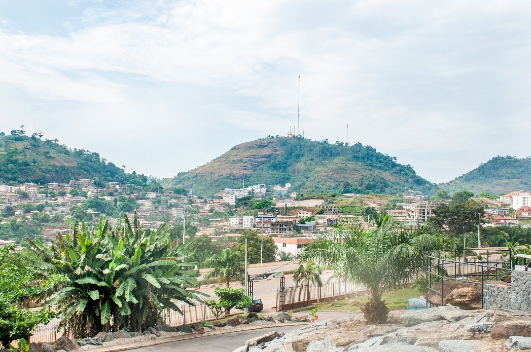 Ville aux sept collines : vue panoramique du mont Mbankolo